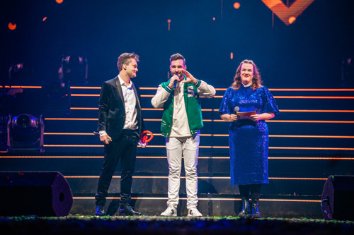 Metejoor wint Qmusic Award voor Hit van het Jaar tijdens daverende eerste editie van Q-Pop