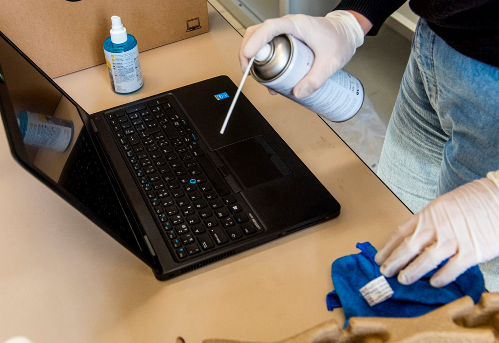 Stad Leuven verdeelt opnieuw laptops onder leerlingen