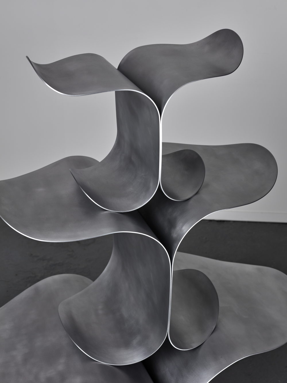 Yoon-Shun, Waves-in-object, Courtesy-of-Gallery-Hioco-Delany