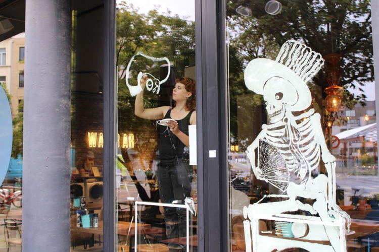 Ensor Vitrine WASBAR door Mila Van Goethem (c)Jens Dawn
