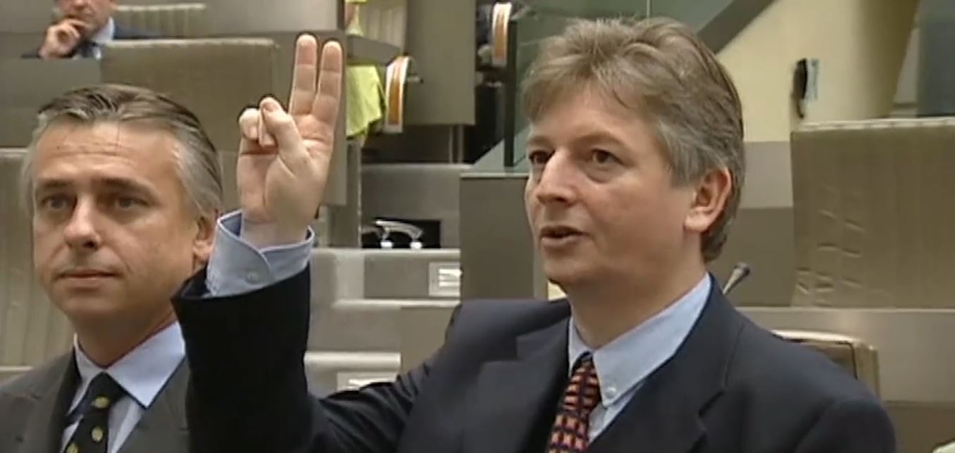 Steve Stevaert wordt vice-minister-president in de Vlaamse regering Dewael (1999)
