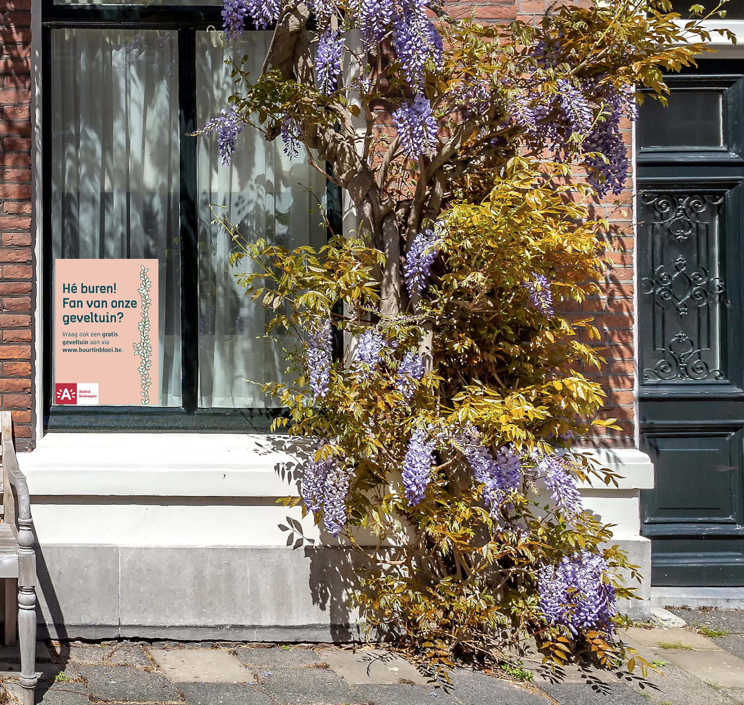 Geveltuintje met Buurt in Bloei affiche