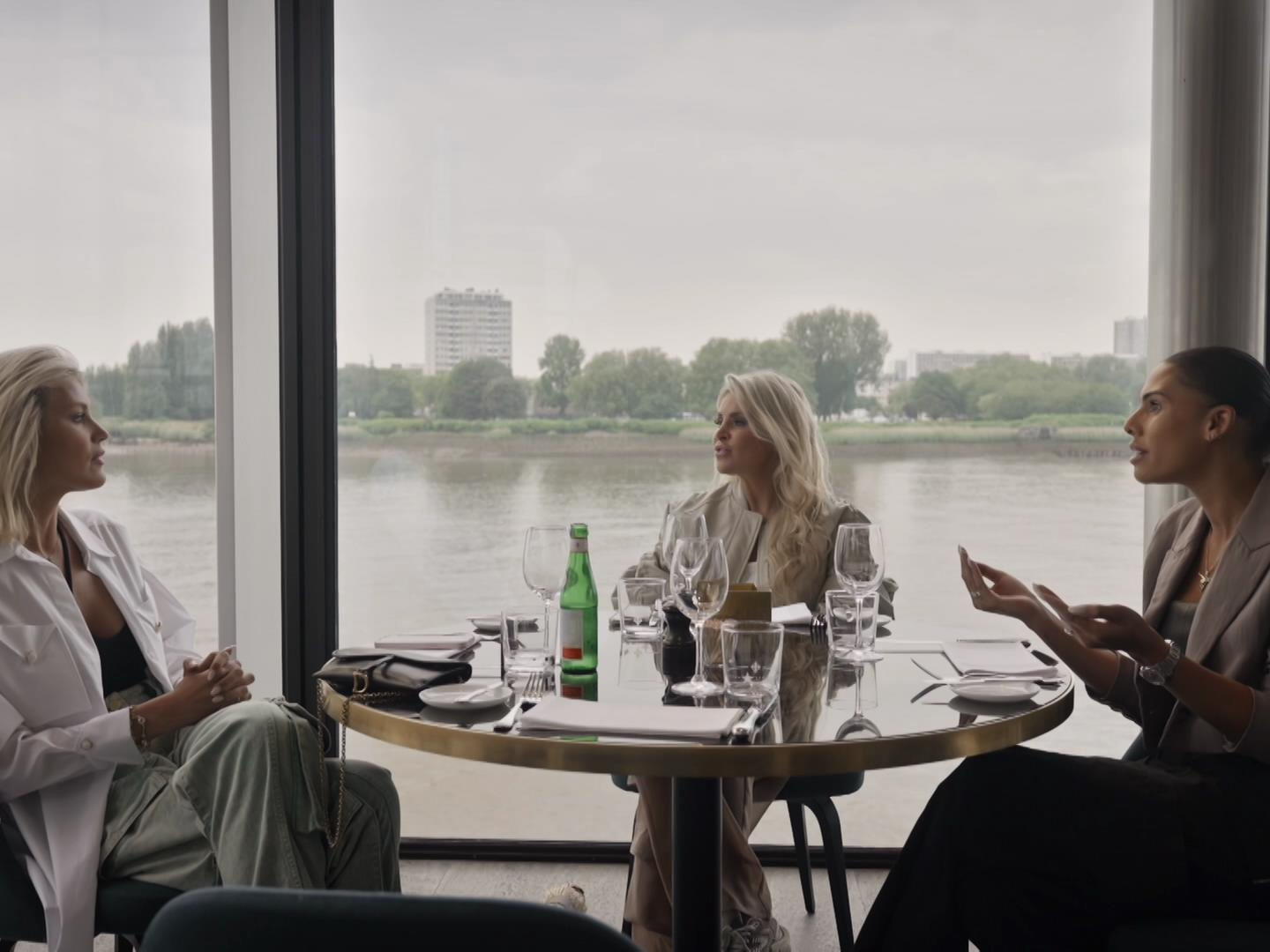 Verzoening of toch niet? Gesprek tussen Amy, Natassia en Melissa loopt uit de hand