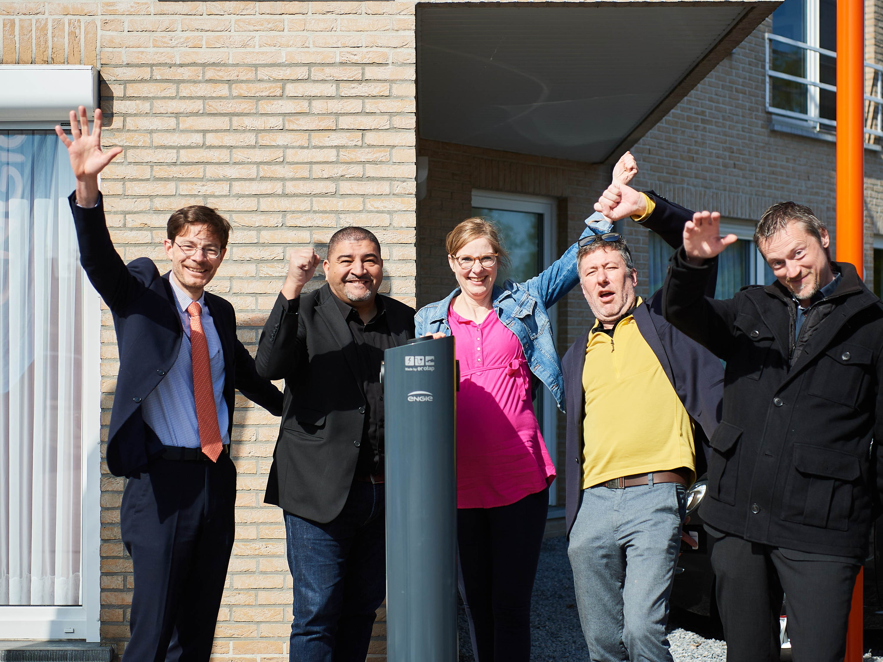 ENGIE inaugure la première station de recharge pour véhicules électriques du Limbourg dans le cadre de la concession de bornes de recharge...