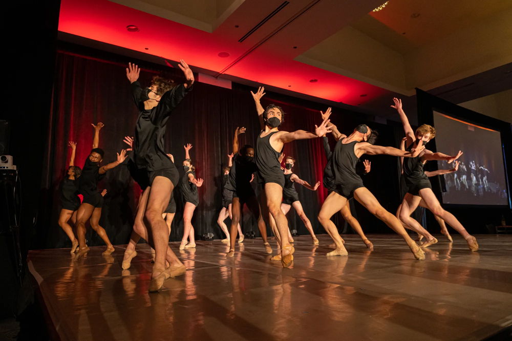 Chicago Academy for the Arts Dance department performs  “As One,” an original piece choreographed by Dance department chair Randy Duncan at The Chicago Academy for the Arts 40th Anniversary Gala. | ChicagoAcademyForTheArts.org