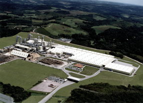 Huidige fabriek van Unilin in de gebouwen van Arauco. 