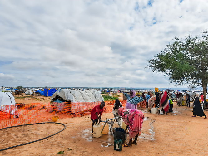 Sudanese refugees pictured at an MSF water distribution site in eastern Chad. Copyright MSF 