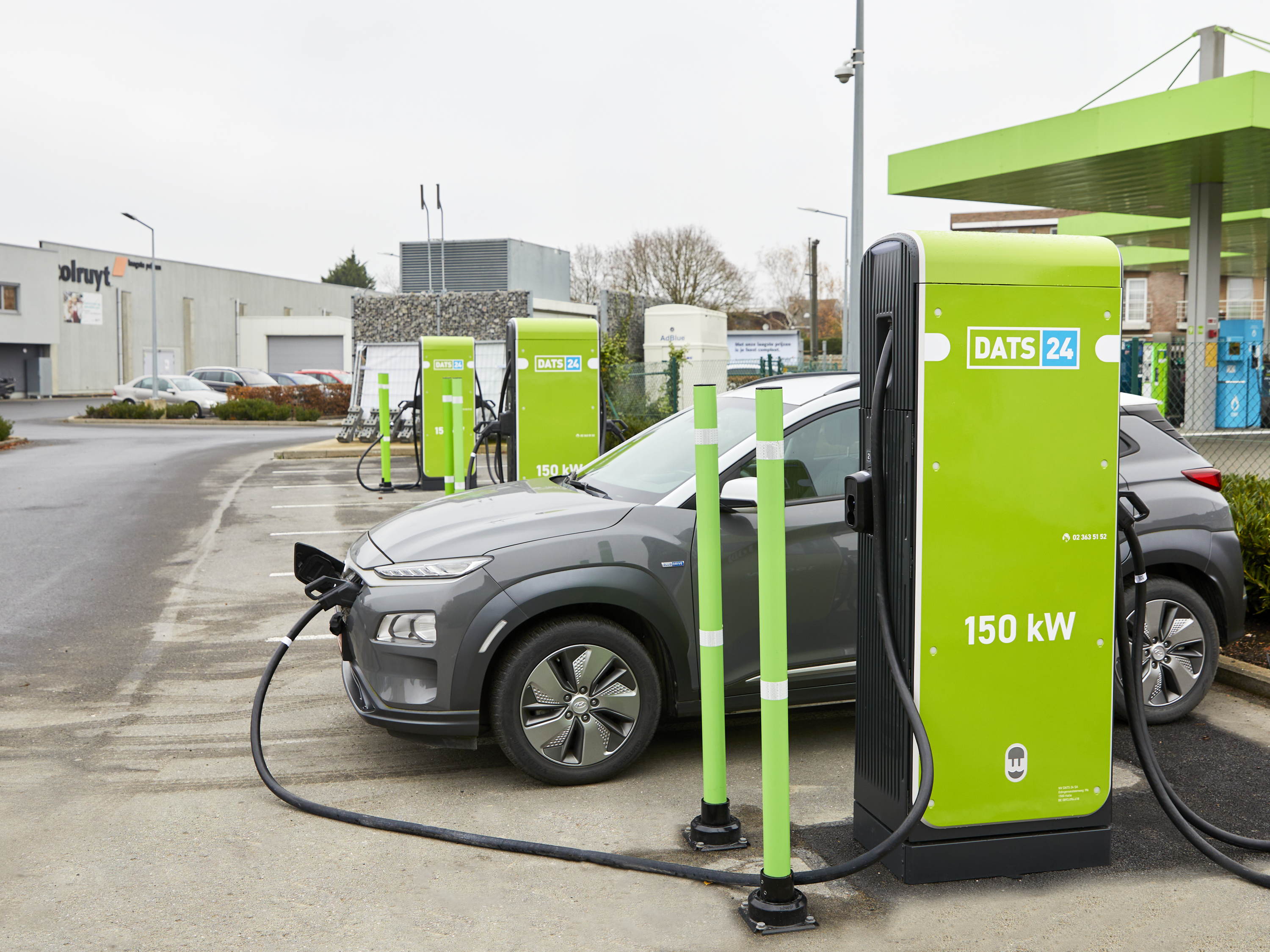 DATS 24 opens 10 charging points in the parking lot of the Colruyt Lowest Prices store in Mechelen
