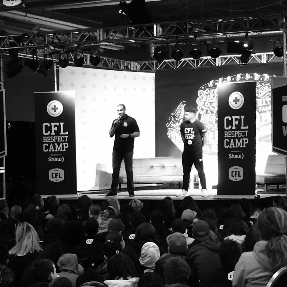 Spencer Moore lors de l’événement CFL Respect Camp with Red Cross, présenté par Shaw. Crédit : Red Cross Saskatchewan