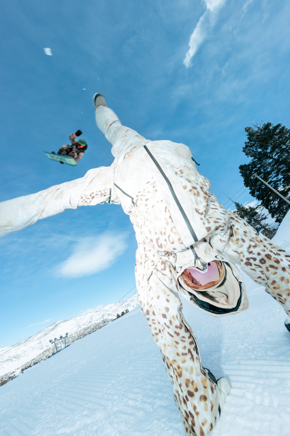 OAKLEY 2023 SNOW CAMPAIGN IMAGE (2)