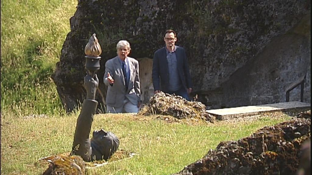 Tijs Mauroo in het Fort van Loncin, waar vele slachtoffers nooit geborgen werden en nog onder het puin liggen