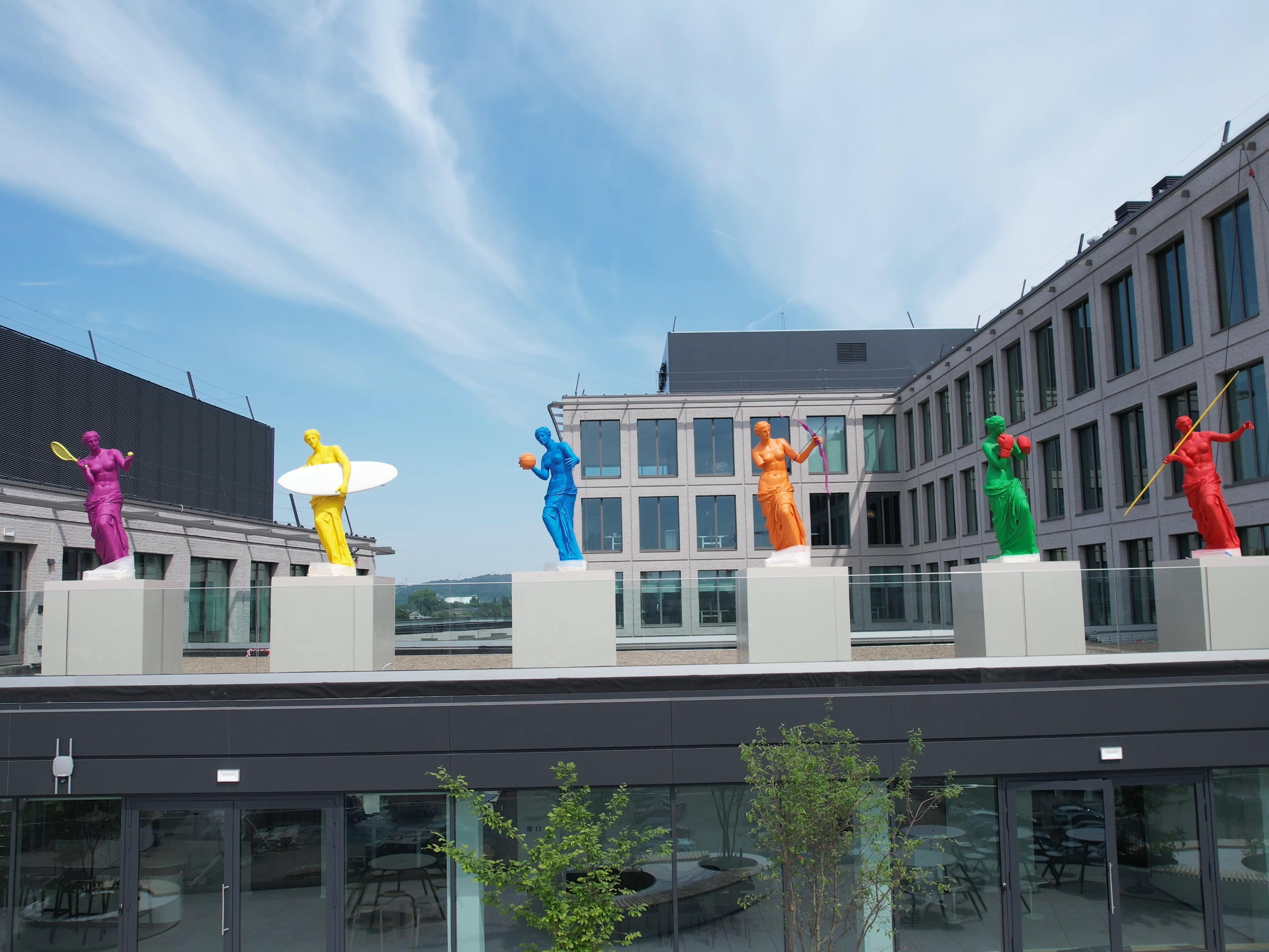 Les 6 Vénus de Milo de Laurent Perbos s’installent à Rives Ardentes