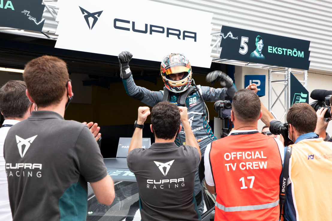 CUPRA wins the world's first all-electric touring car race