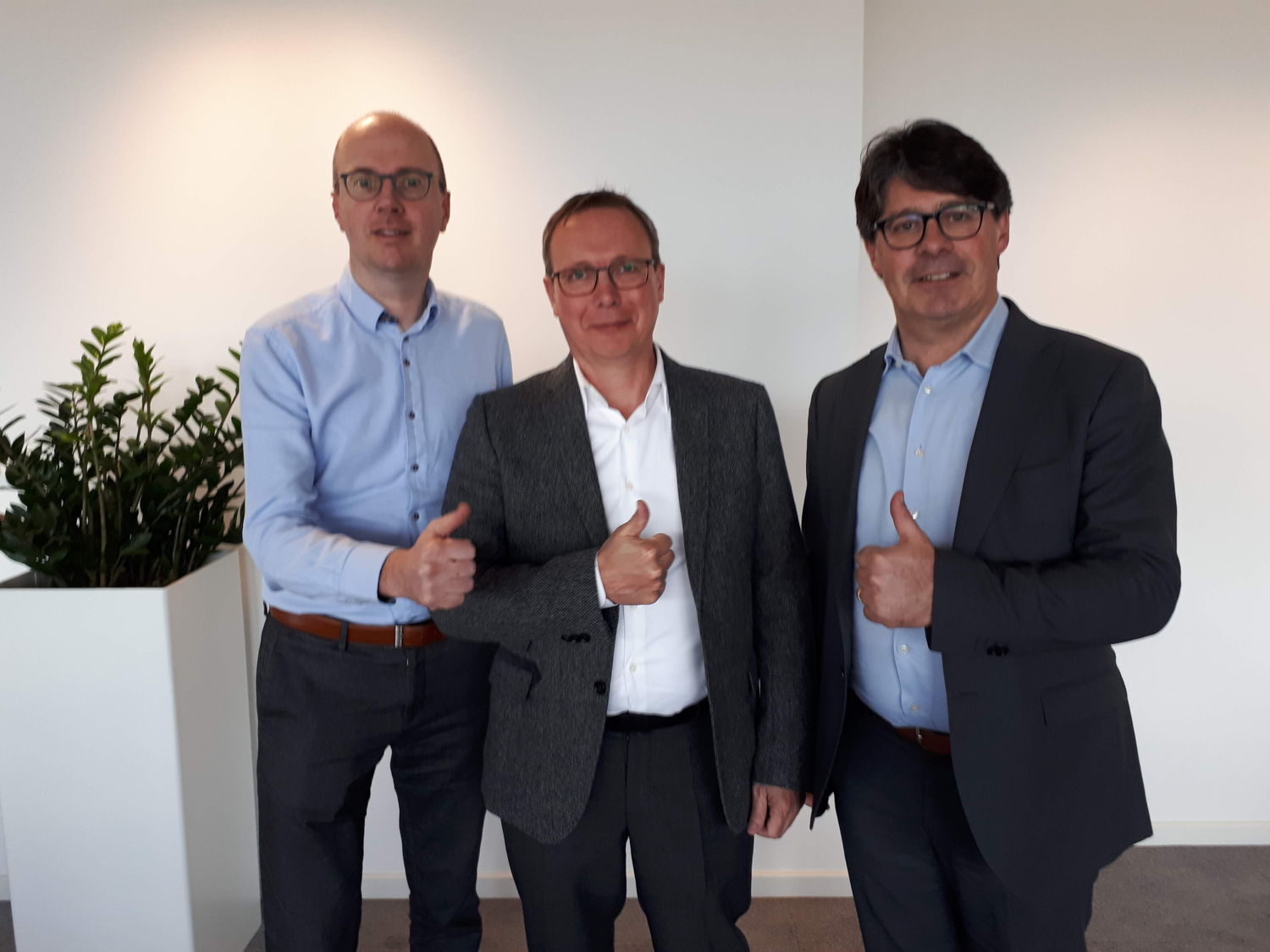 V.l.n.r.: Nico Cras, CEO Cipal Schaubroeck, Carl Michiels, CEO Remmicom en Dirk Verstichele, CEO Cipal Schaubroeck