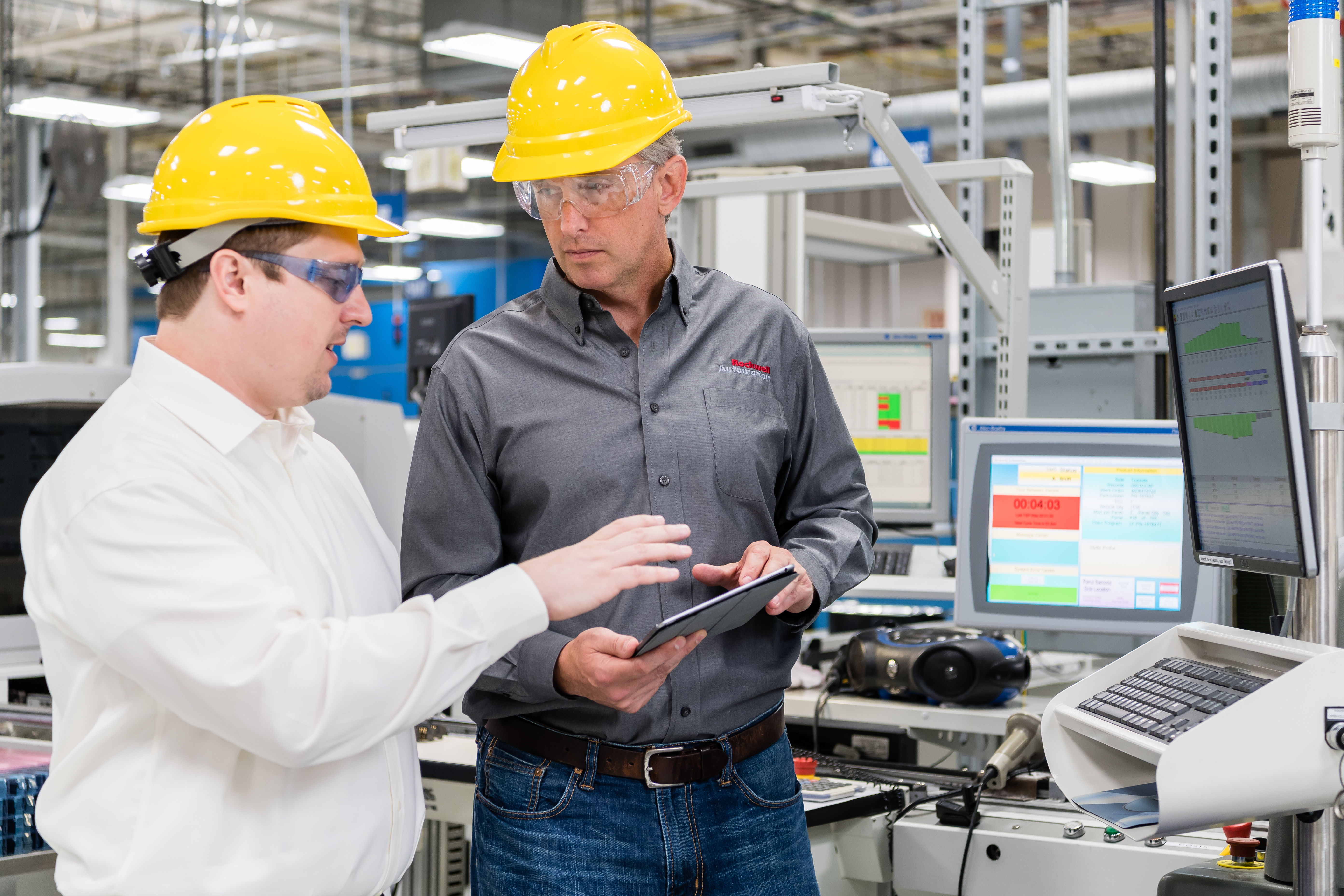 Die neue Connected-Workforce-Lösung stellt digitale Tools für Mitarbeitende bereit (Quelle: Rockwell Automation).