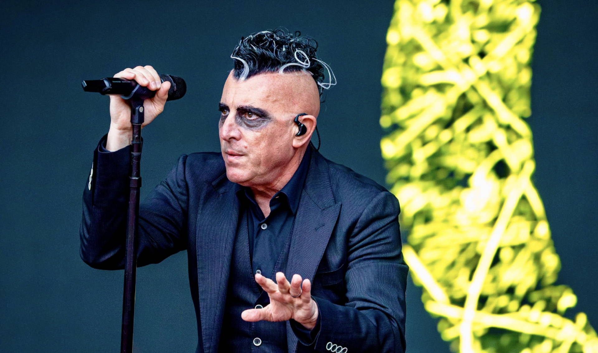 Sennheiser Spectera redéfinit la gestion et l’évolutivité RF sur les tournées successives de Puscifer et A Perfect Circle