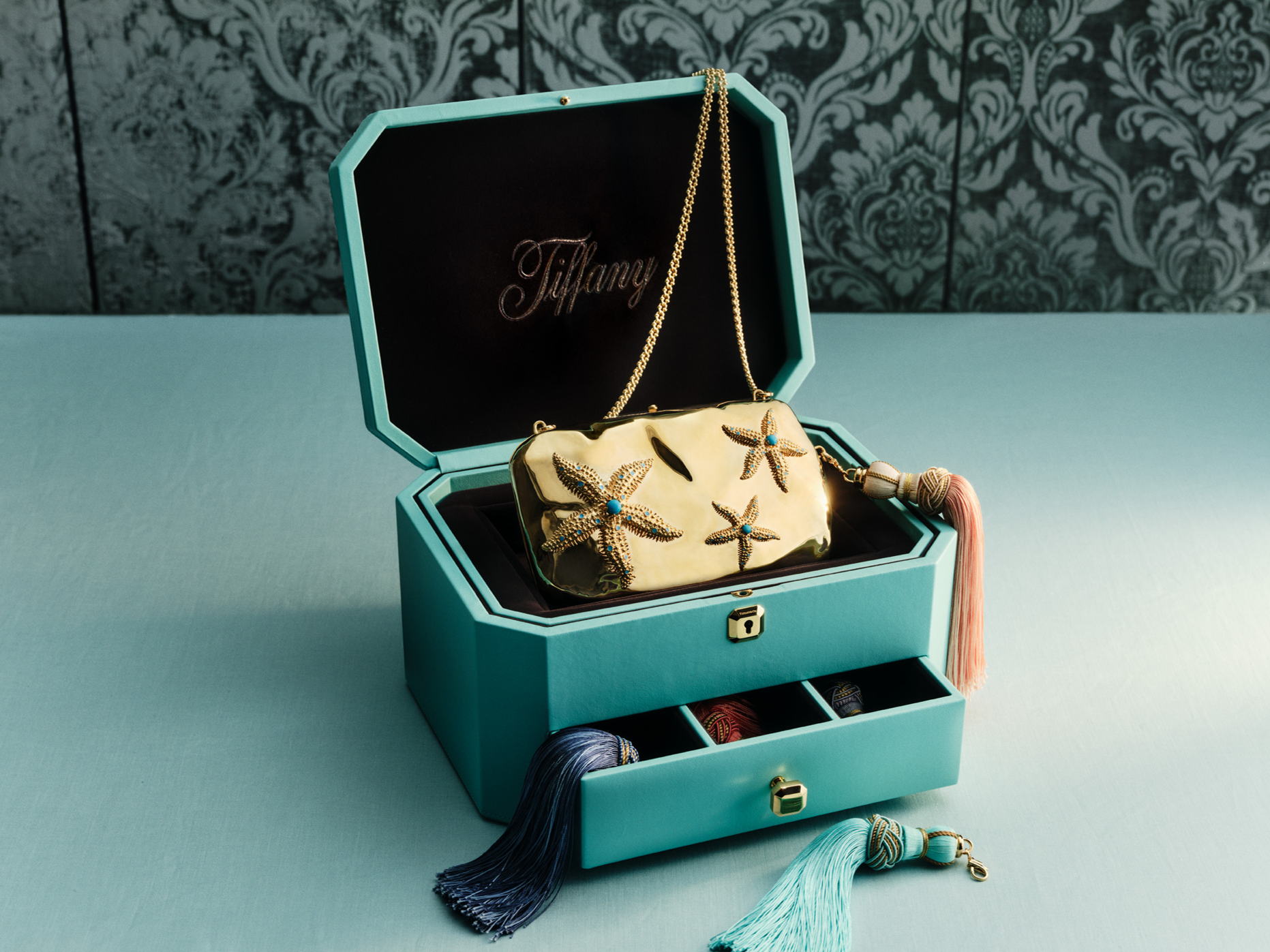 Tiffany & Co. | Love is a gift