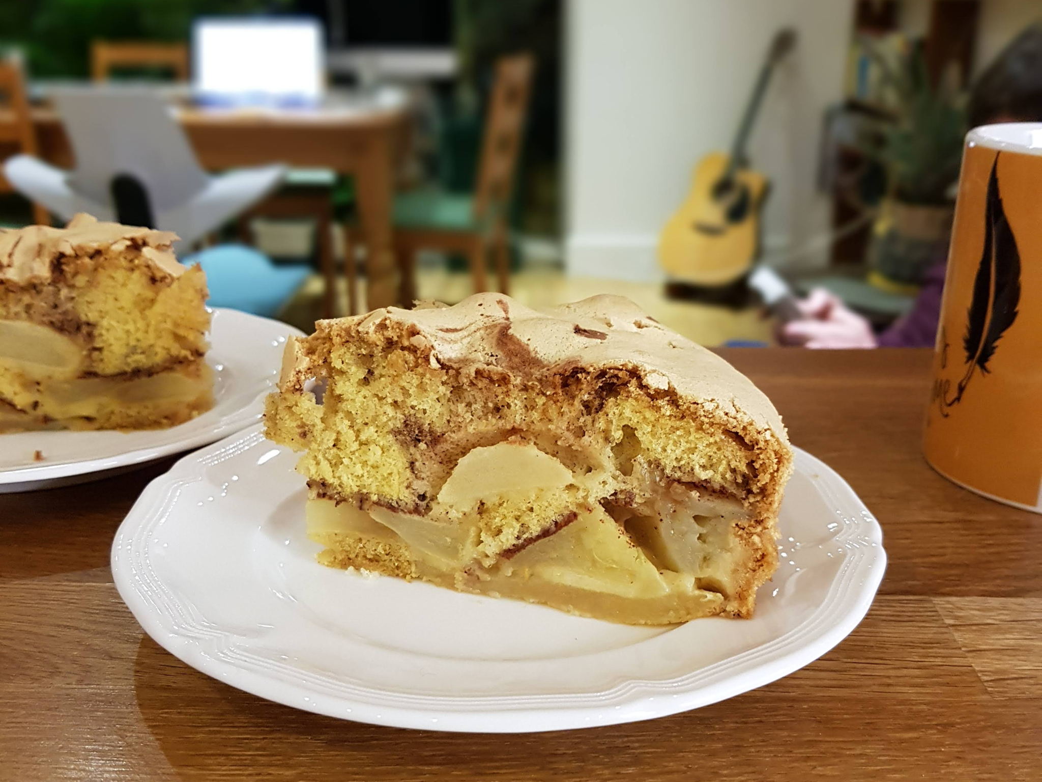 Sharlotka: Super easy tasty apple cake