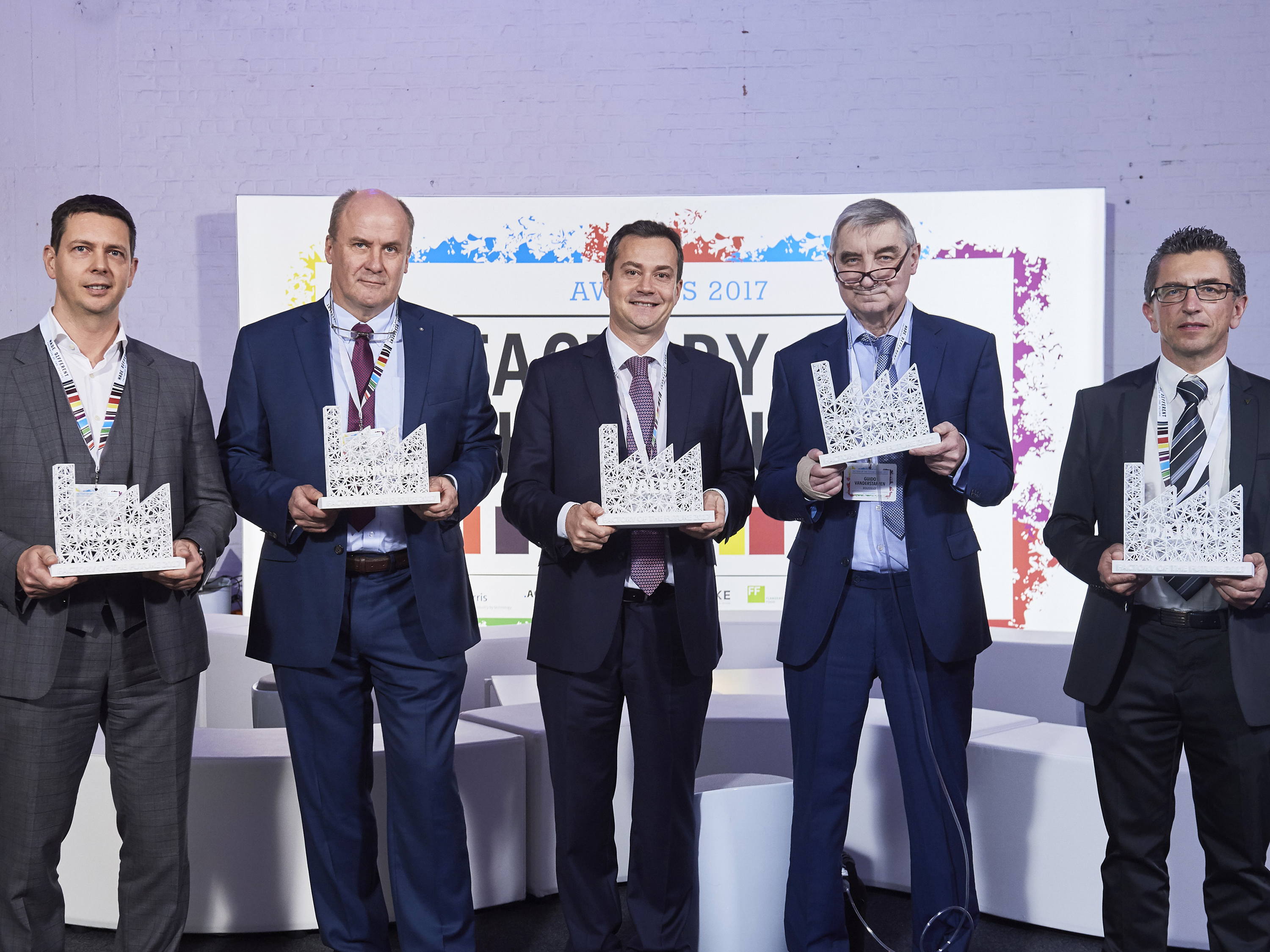 Cinq nouvelles usines du futur dans notre pays
