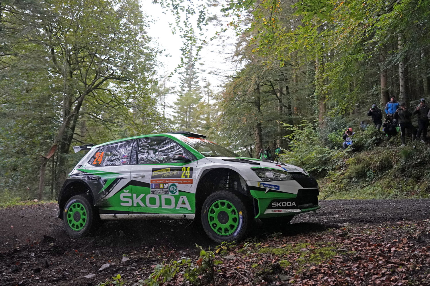 Together with their teammates, Jan Kopecký and co-driver Jan Hloušek (ŠKODA FABIA R5 evo) want to secure the manufacturers' title of the WRC 2 Pro category for ŠKODA Motorsport.