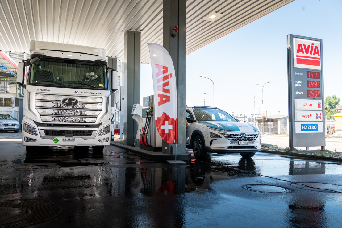 I primi veicoli commerciali pesanti a celle a combustibile Hyundai XCIENT Fuel Cell sono in viaggio verso l'Europa