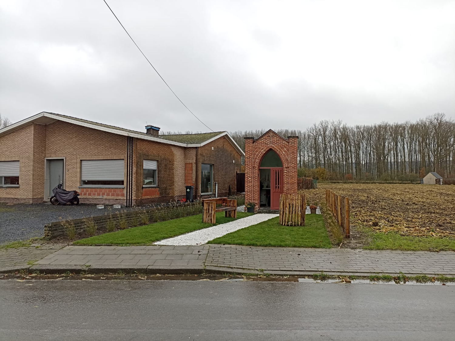 kapel van Onze-Lieve-Vrouw van Zeven Weeën in de Molenstraat in Kluisbergen