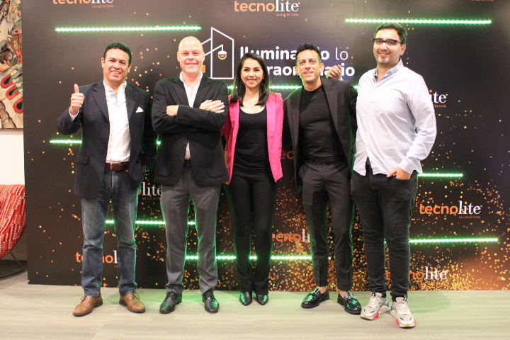 Tecnolite celebra con socios comerciales en el marco de Expo Ferretera 2023