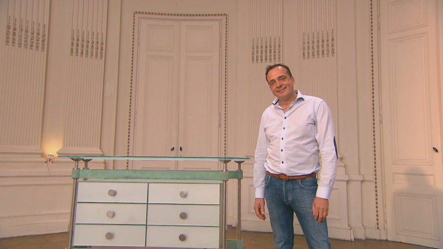 Kris met commode