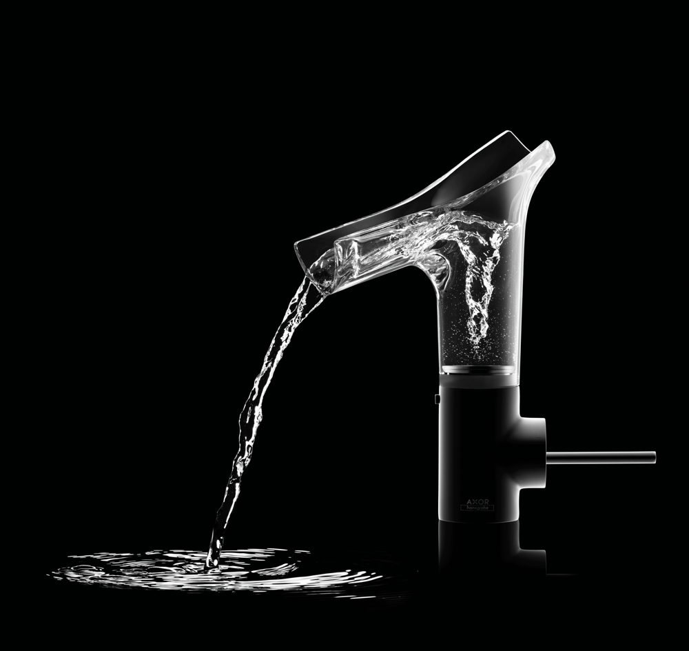 AXOR Stack V Black Chromoe 
©AXOR / Hansgrohe SE