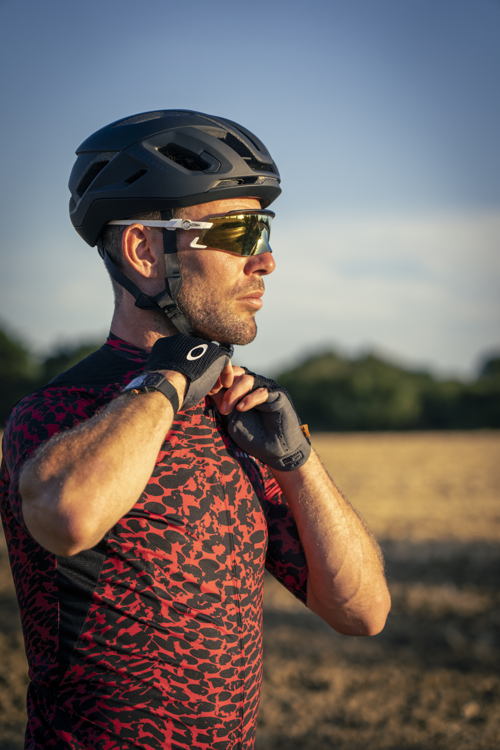 OAKLEY MARK CAVENDISH SIGNATURE SERIES IMAGE (6)