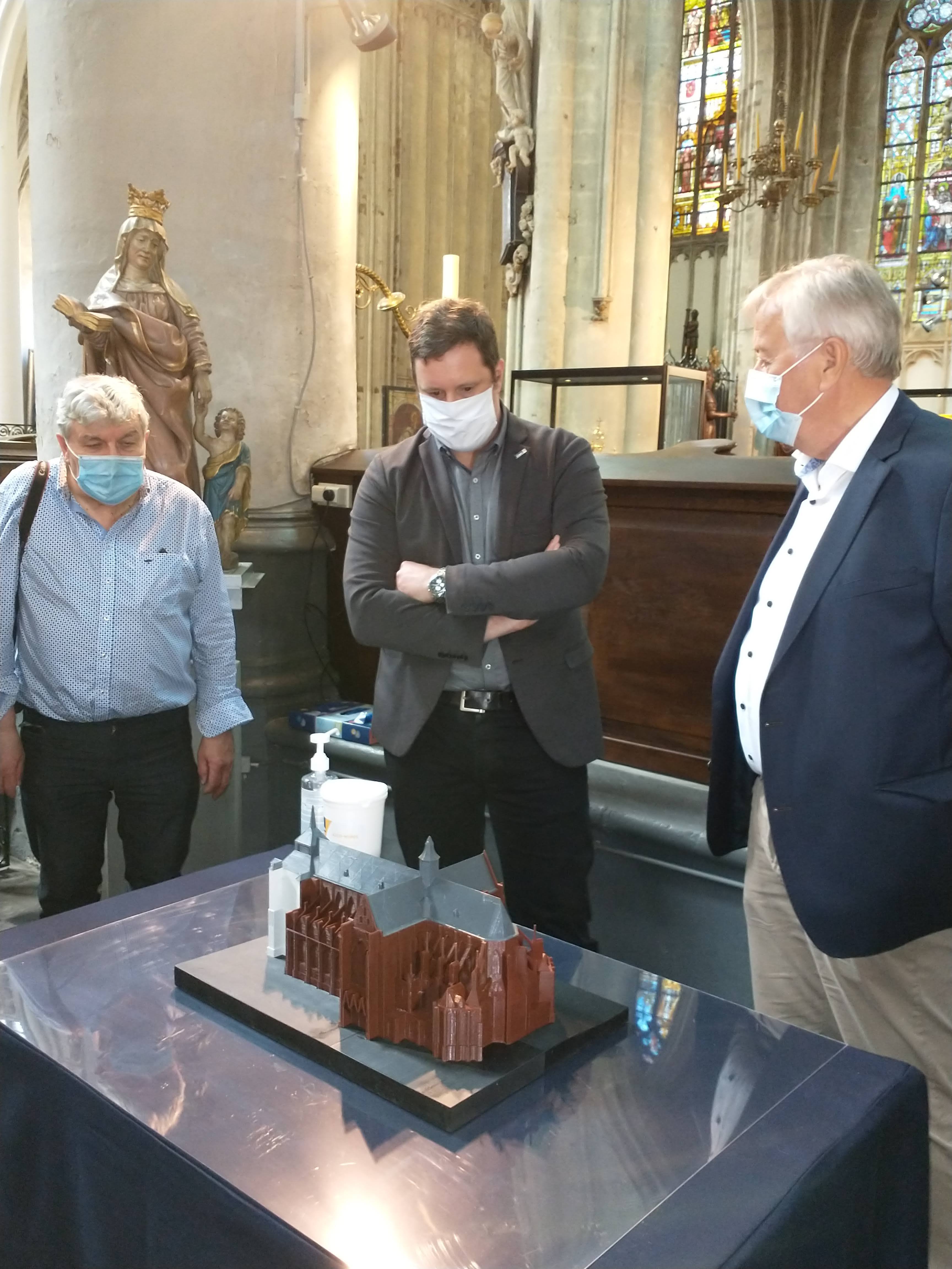 De expo 'Zeven eeuwen St.-Sulpitiuskerk' werd officieel geopend