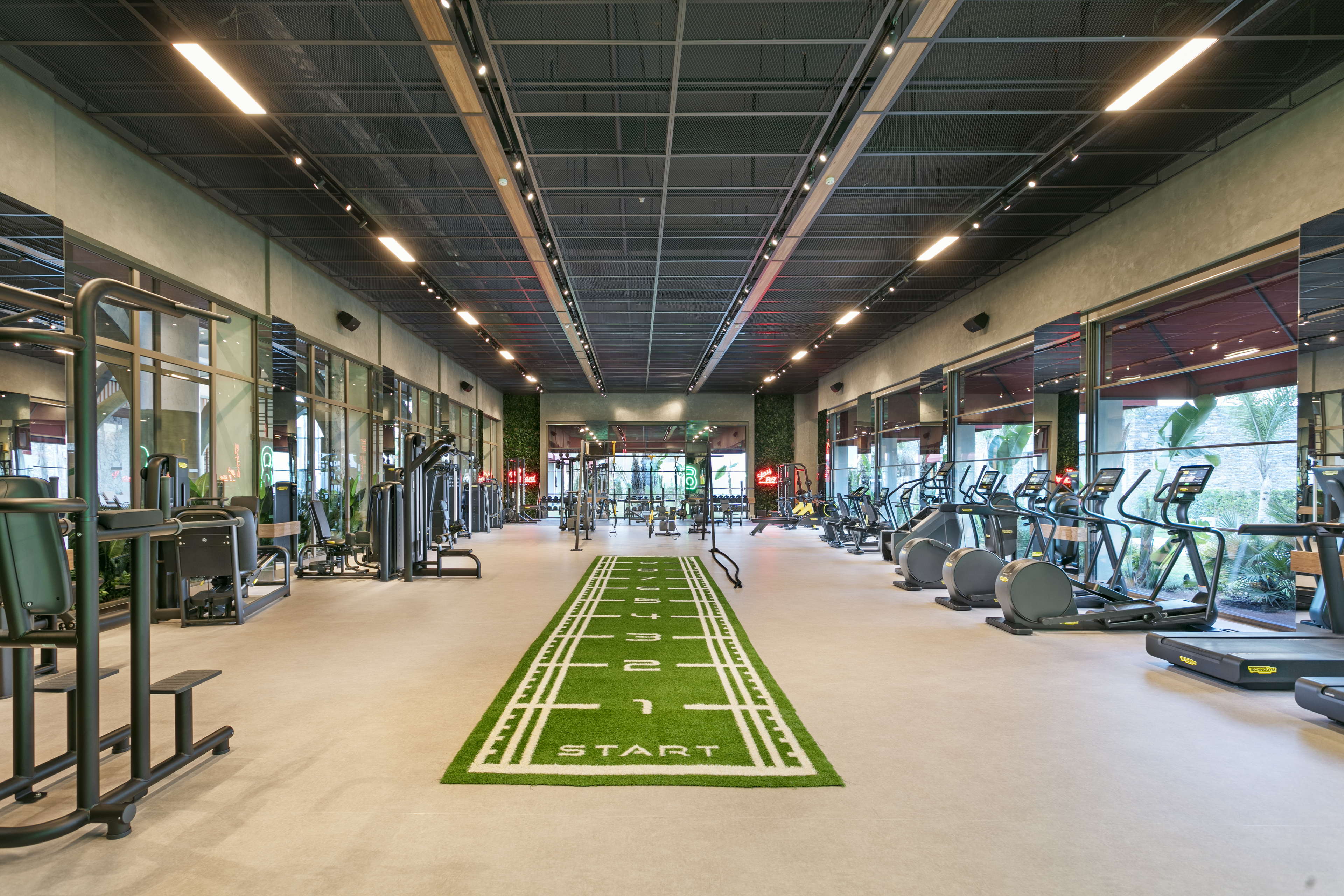 FITNESS CENTER