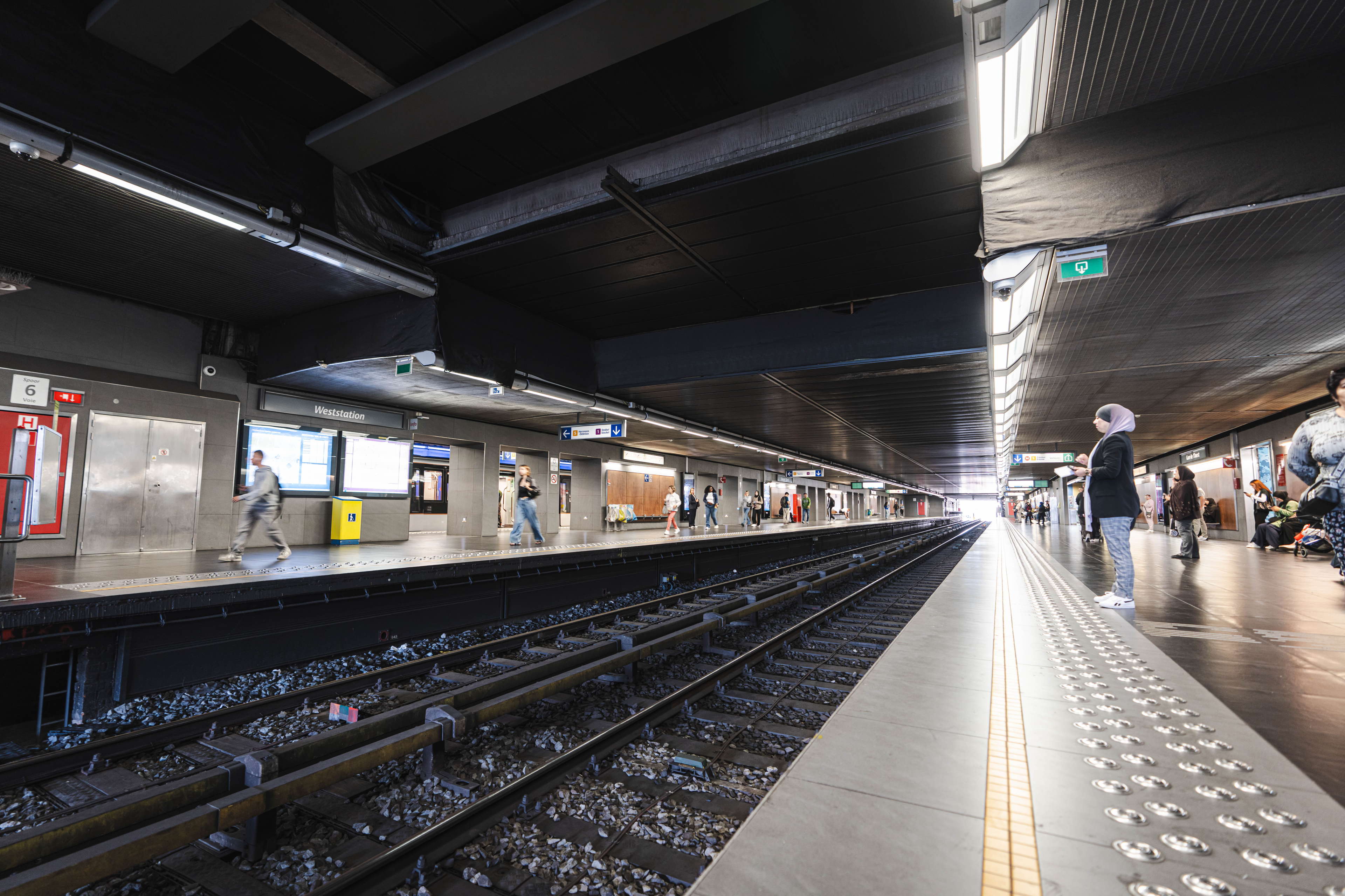 Le métro interrompu 95 heures à cause d’intrusions sur les voies
