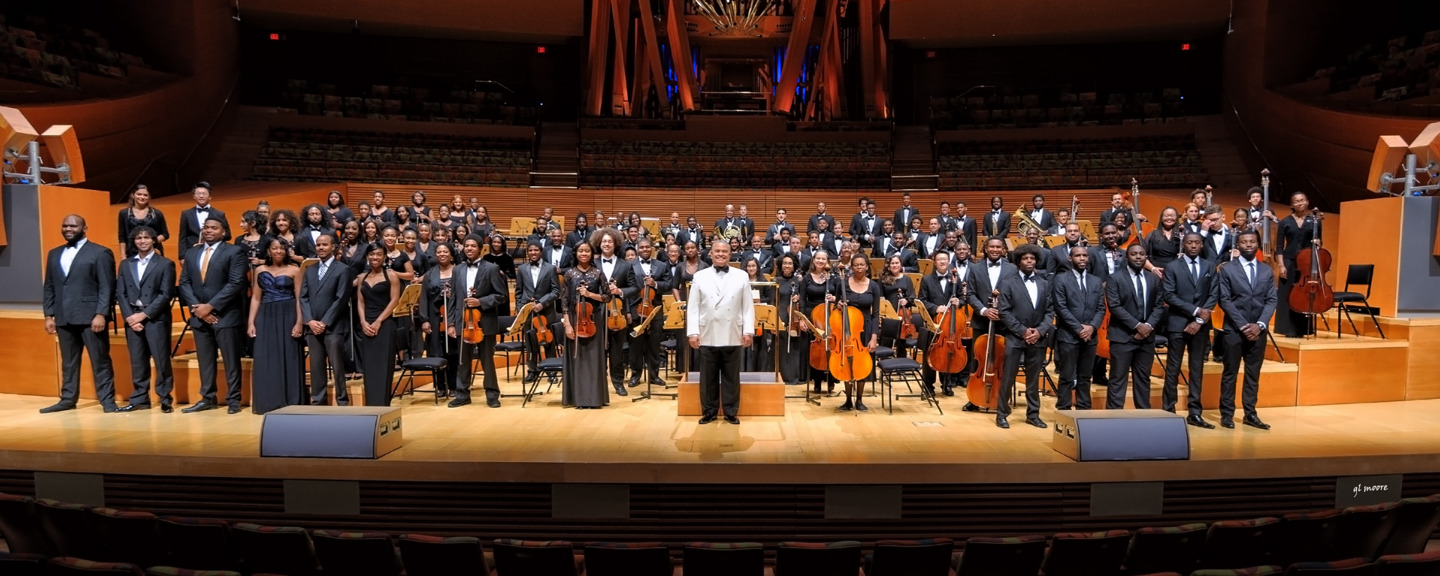 Neumann Miniature Clip Mic Systemet går på scenen med Inner City Youth Orchestra fra Los Angeles under "NFL Honors"-ceremonien