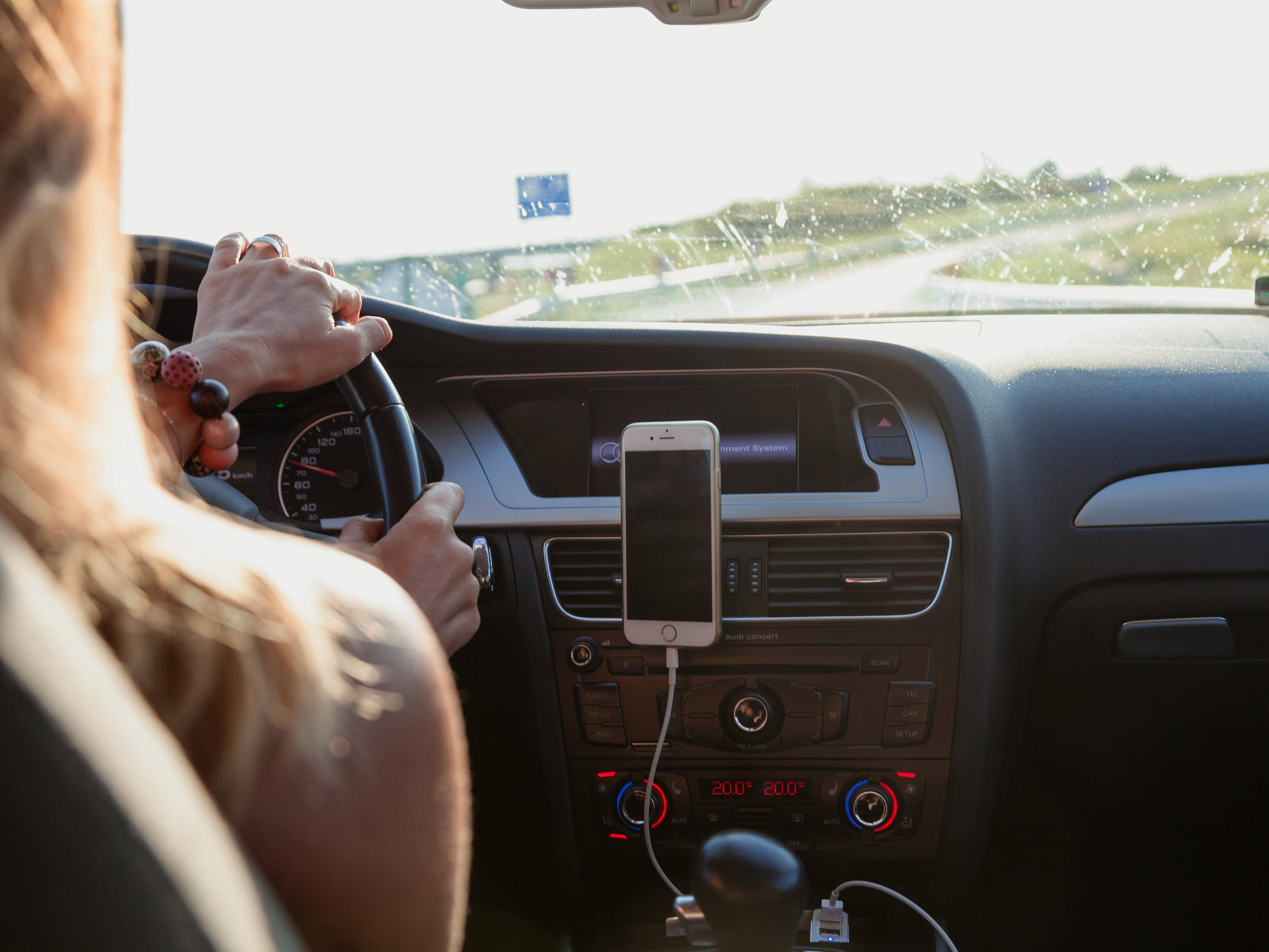 ¿Subió la multa por conducir sin seguro? Esto es lo que debes saber antes de arrancar tu auto