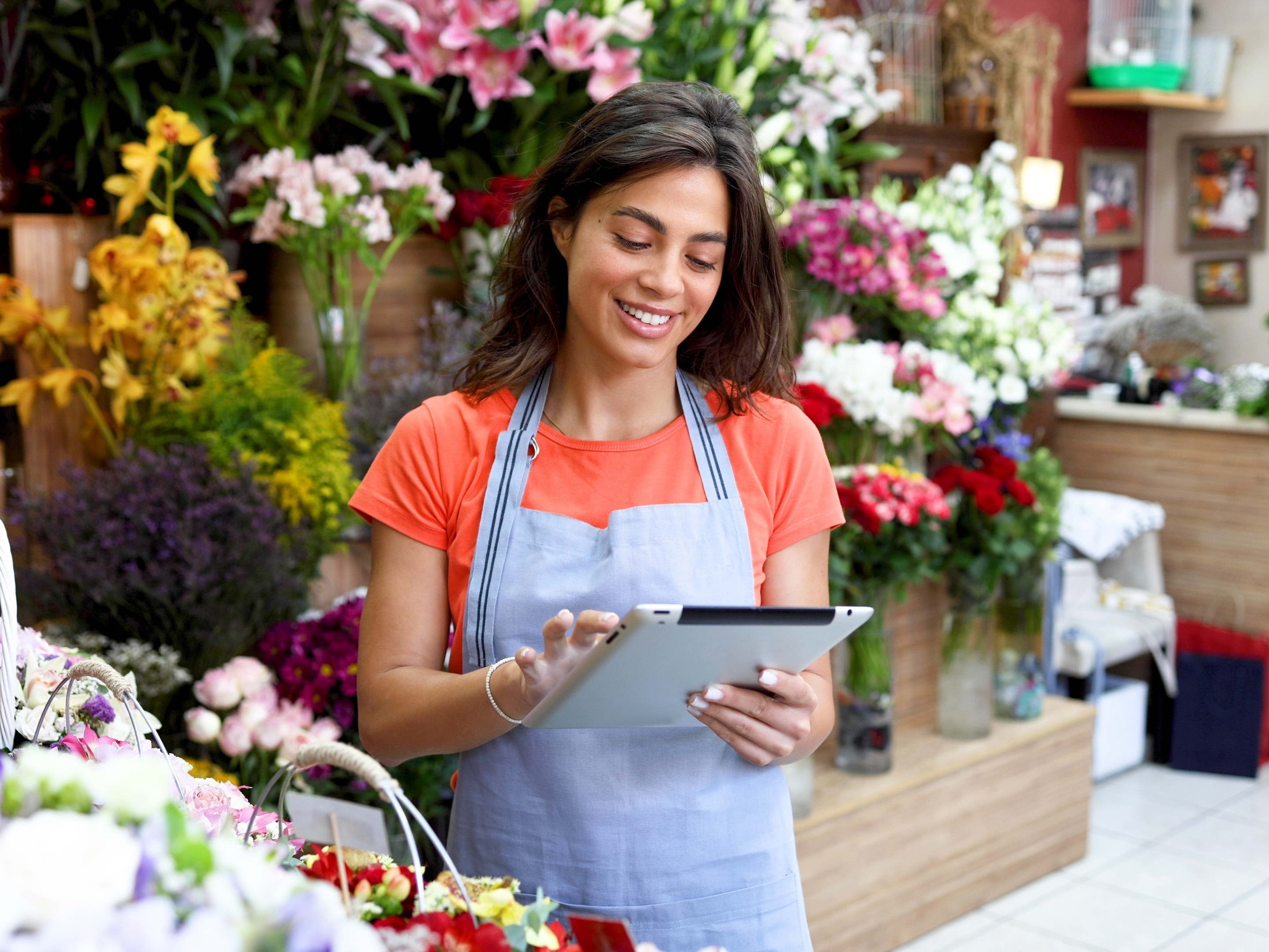De colaboradoras y amas de casa a líderes de negocio: mujeres millennials encabezan los emprendimientos en México con un liderazgo empático, mayor resiliencia y digitalización 
