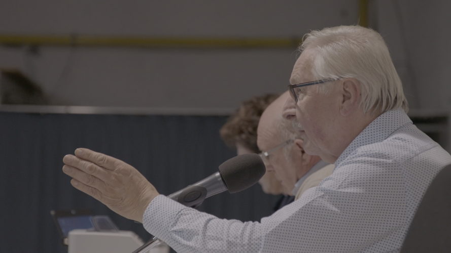 Pano- wie verdient er aan uw schulden? (c) VRT