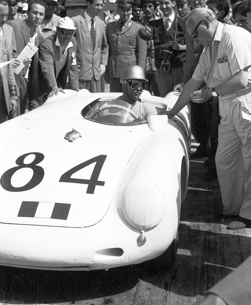 1956. El 10 de junio, a bordo de un Porsche 550 A Spyder, Umberto Maglioli se adjudica el primer lugar absoluto de la Targa Florio