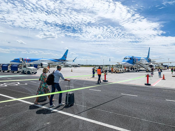Luchthavens Oostende-Brugge en Antwerpen klaar voor topzomer: "Verwachten 160.000 passagiers in juli en augustus"