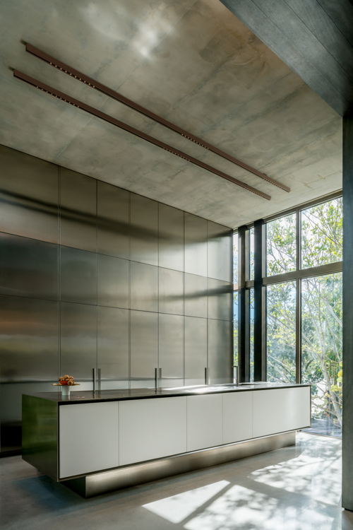 © Michael Stavaridis - Rene Gonzalez Architects