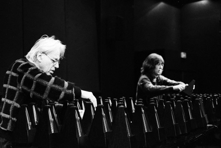 György Ligeti tijdens voorbereidingen voor Poème Symphonique in 1988 ter gelegenheid van zijn 65ste verjaardag - Stedelijk Museum Amsterdam (c) Co Broerse