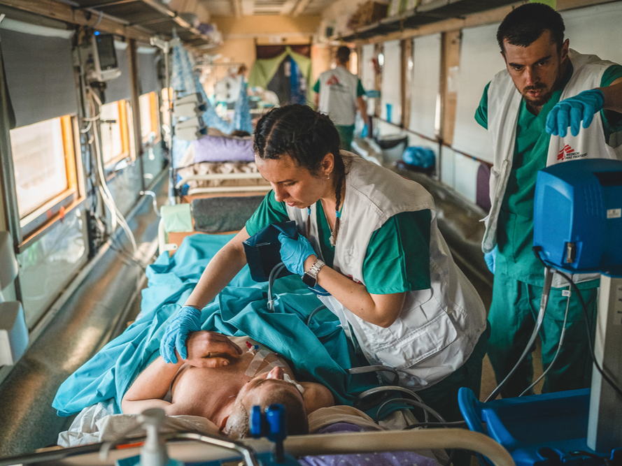 Ukraine : les besoins médicaux humanitaires restent plus urgents que jamais