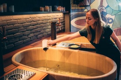 Hilton Brussels Grand Place - Bath & Barley - Beer Spa Experience (4)