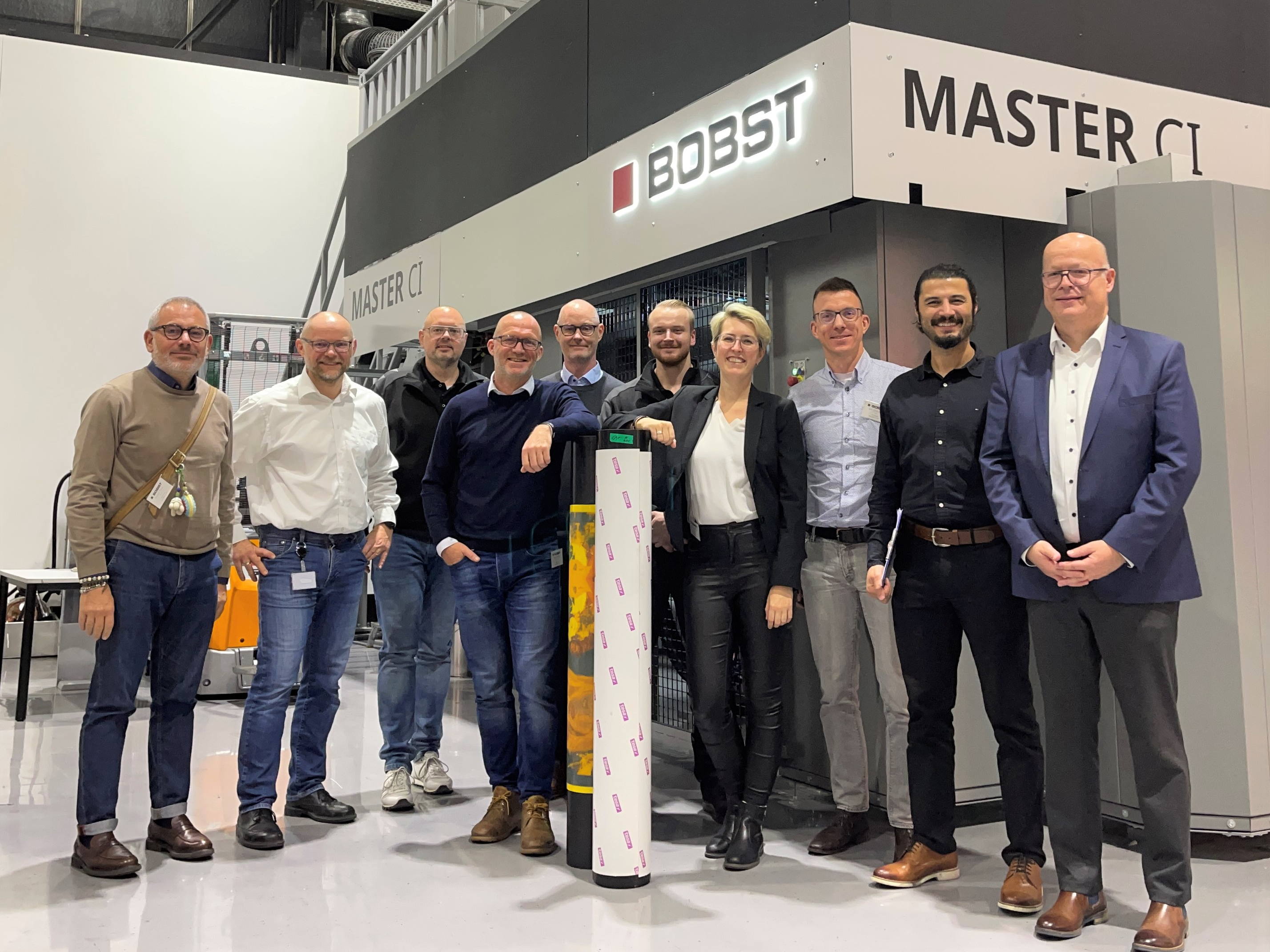 BOBST und tesa bündeln ihre Kräfte und bieten gemeinsam Komplettlösungen an