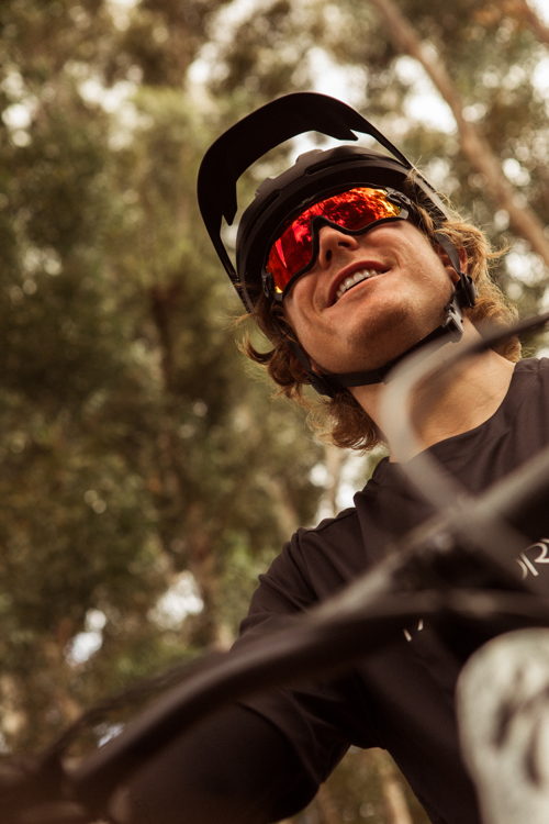 OAKLEY DRT3 HELMET - CAMPAIGN IMAGE (5)