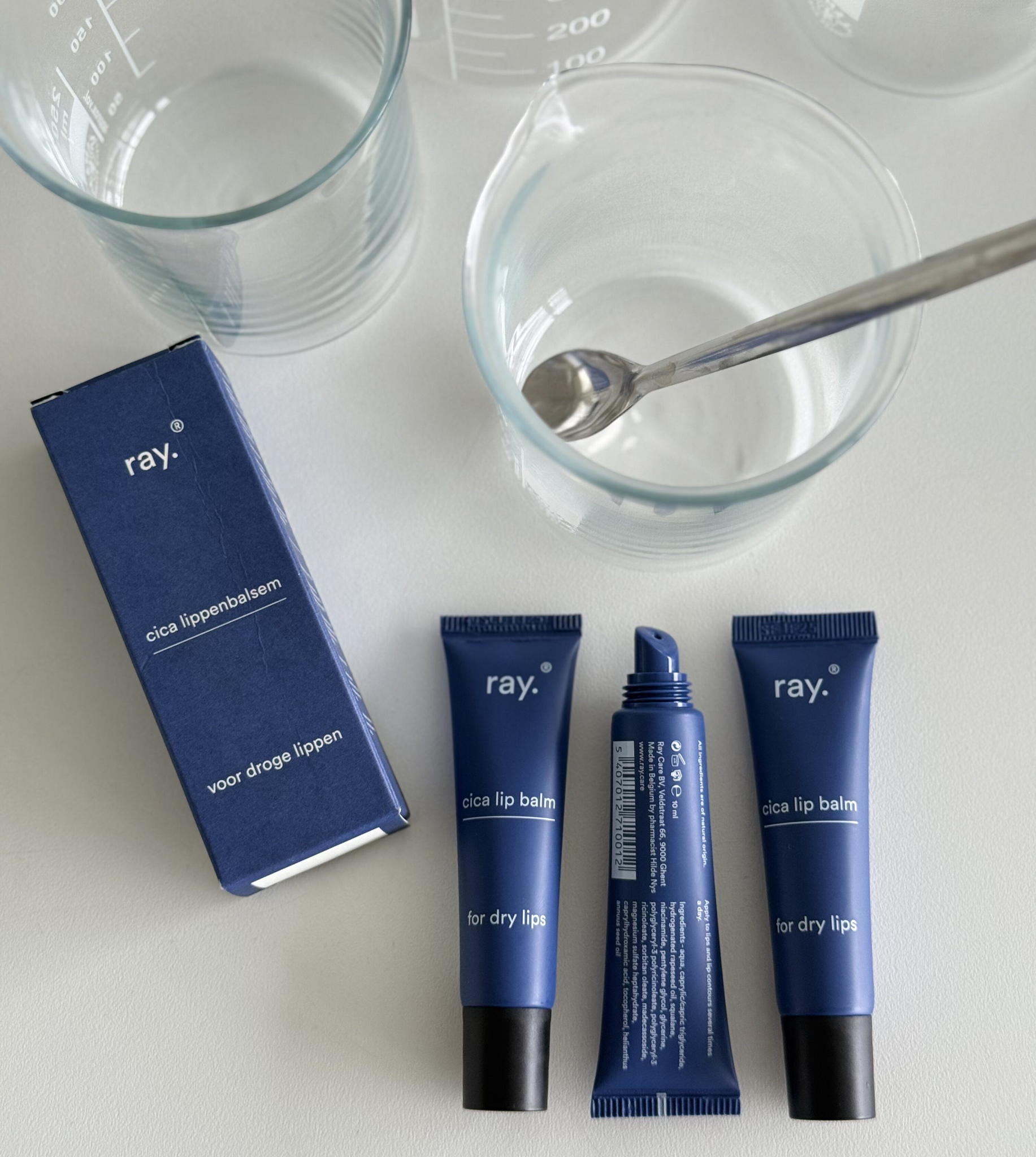 RAY CICA LIPPENBALSEM: Een oplossing voor droge, gebarsten lippen