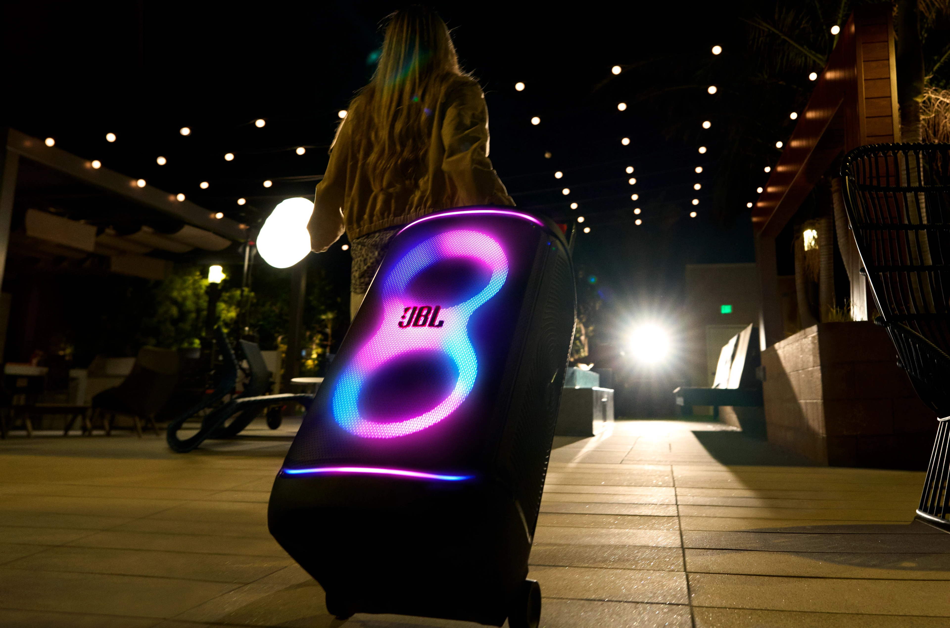 JBL presenta la nueva PartyBox 520 