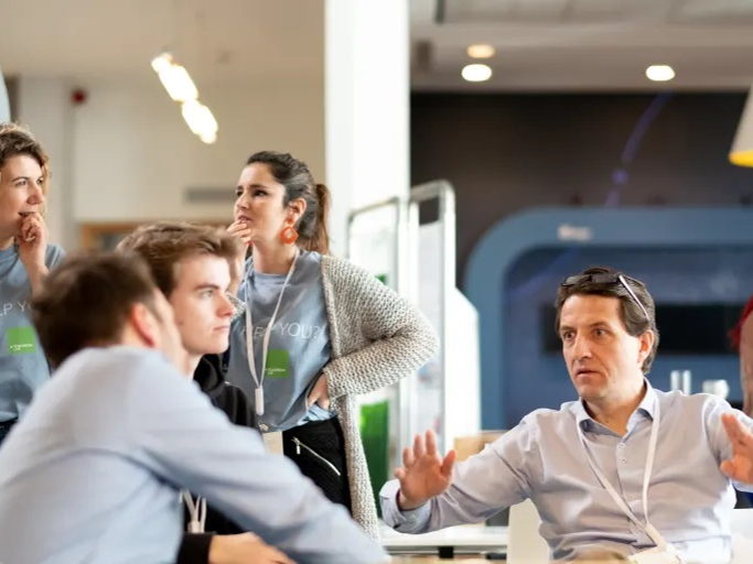 50 hackers aan de slag met maatschappelijke thema’s tijdens eerste Living Tomorrow hackathon