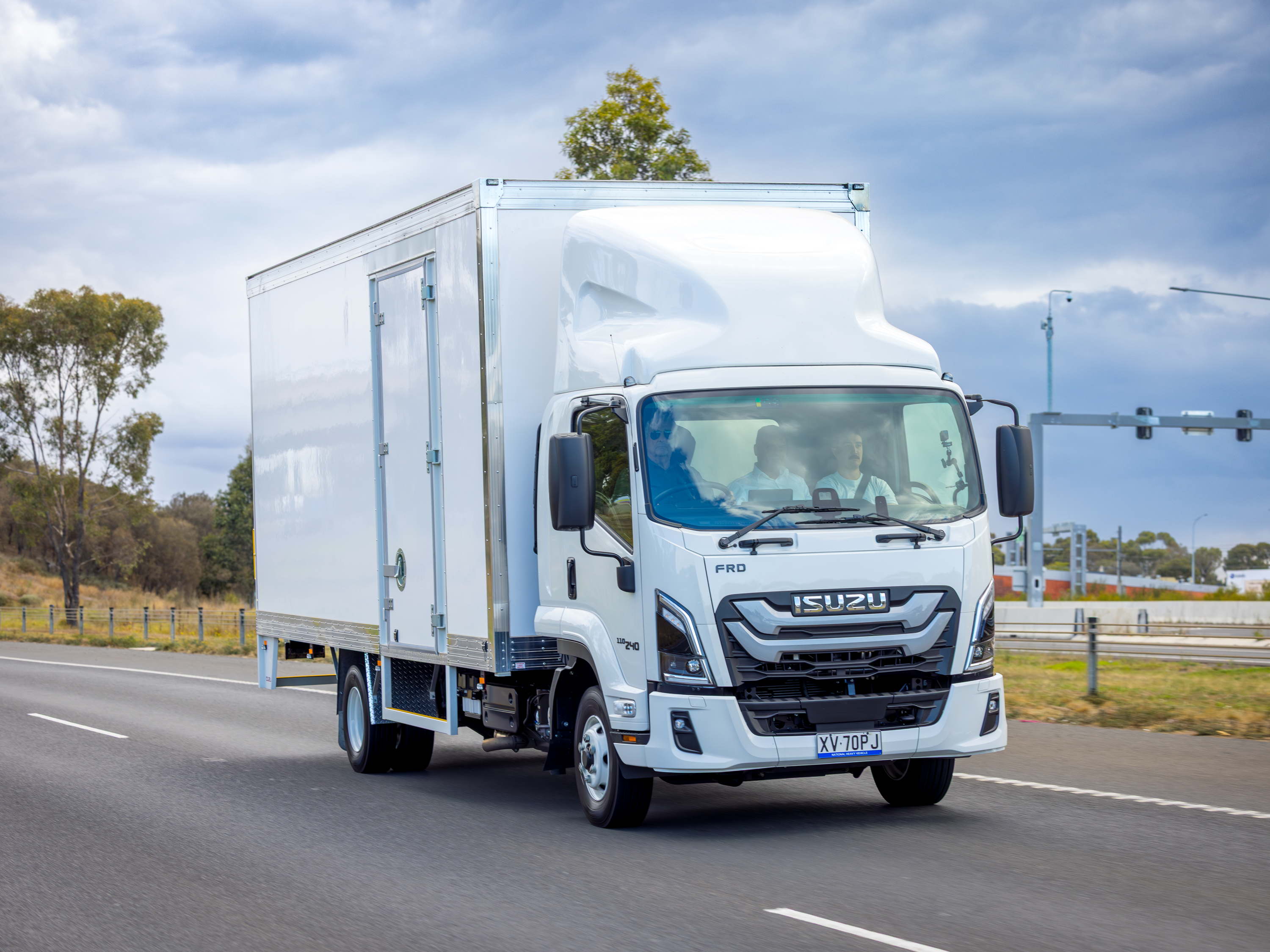 New Reign for Australian Trucking's Medium-Duty King