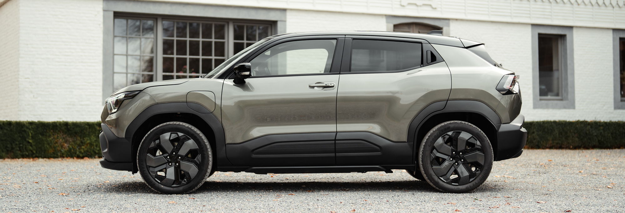 SUZUKI LANCE SON PREMIER VEHICULE 100% ELECTRIQUE , LE e VITARA ​
